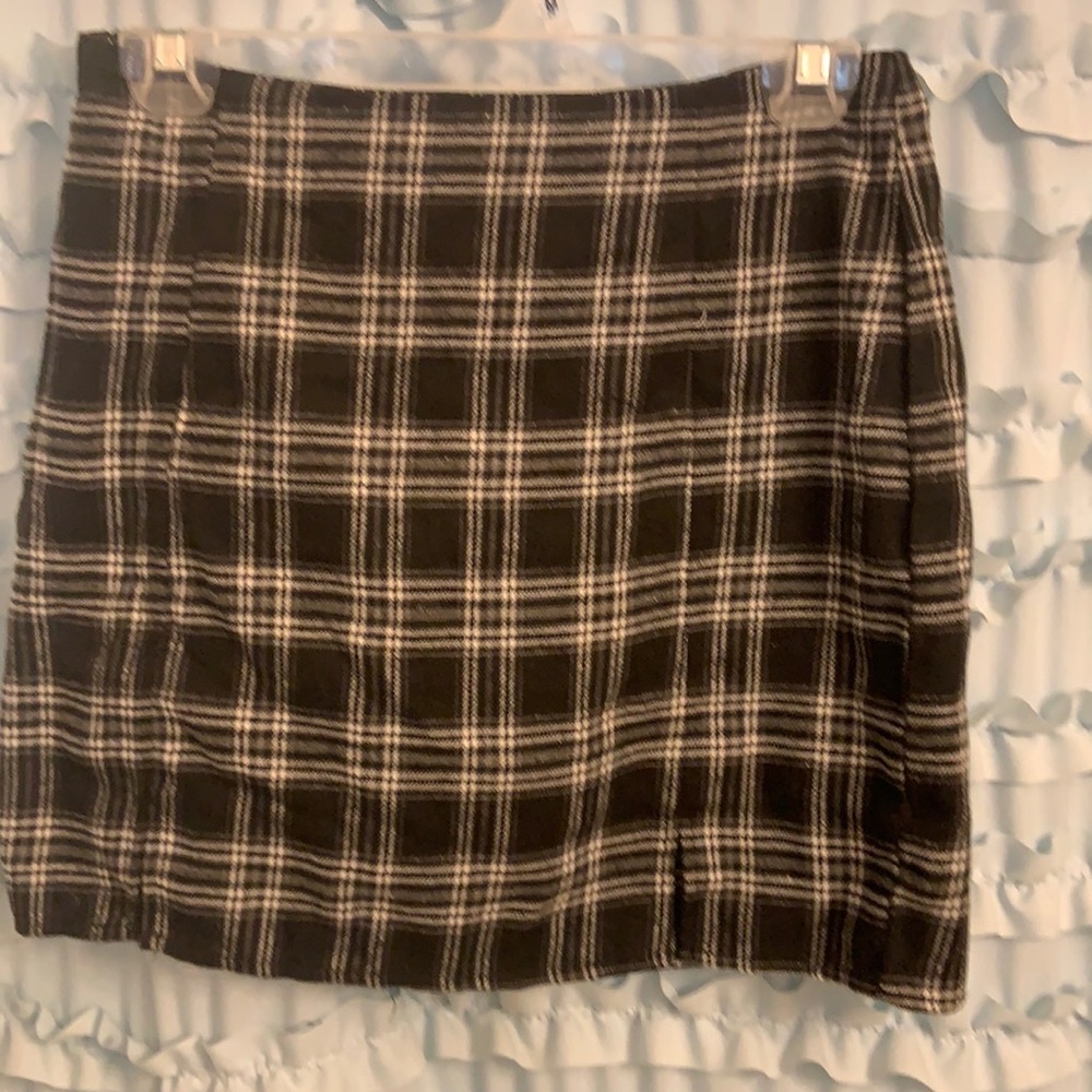 Shein Black and white plaid skirt. Size small